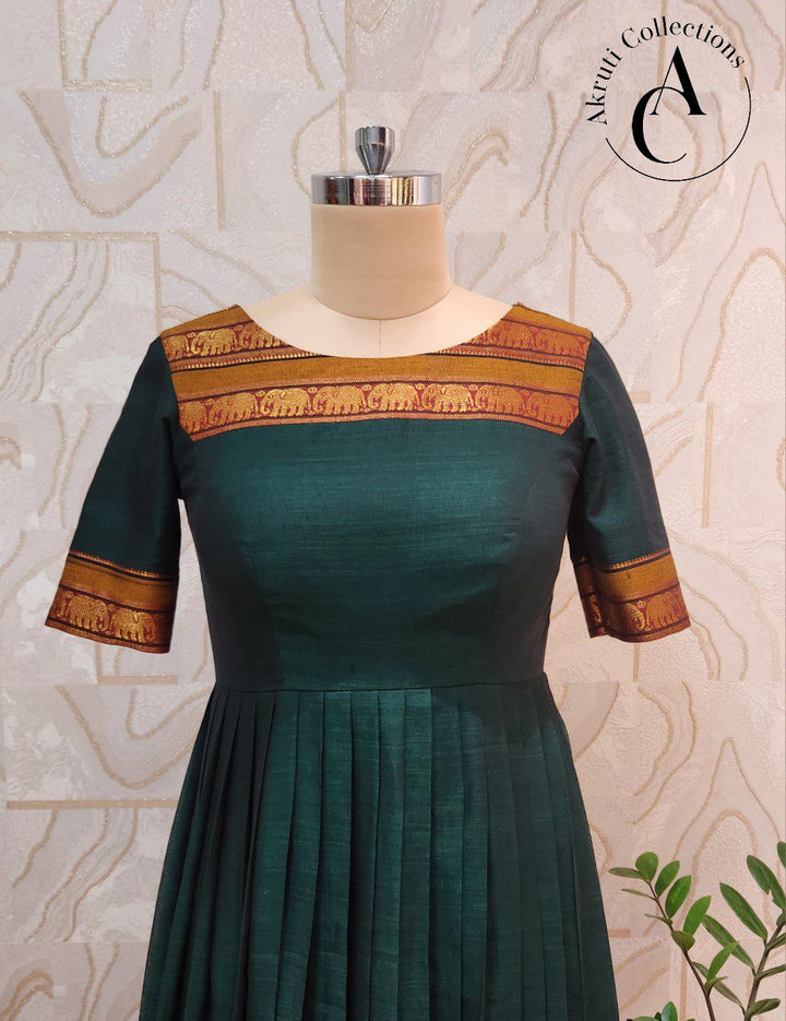 narayanpet dress designs Handloom Narayanpet Anarkali Dress: Green Cotton Kurta With Embroidered Border