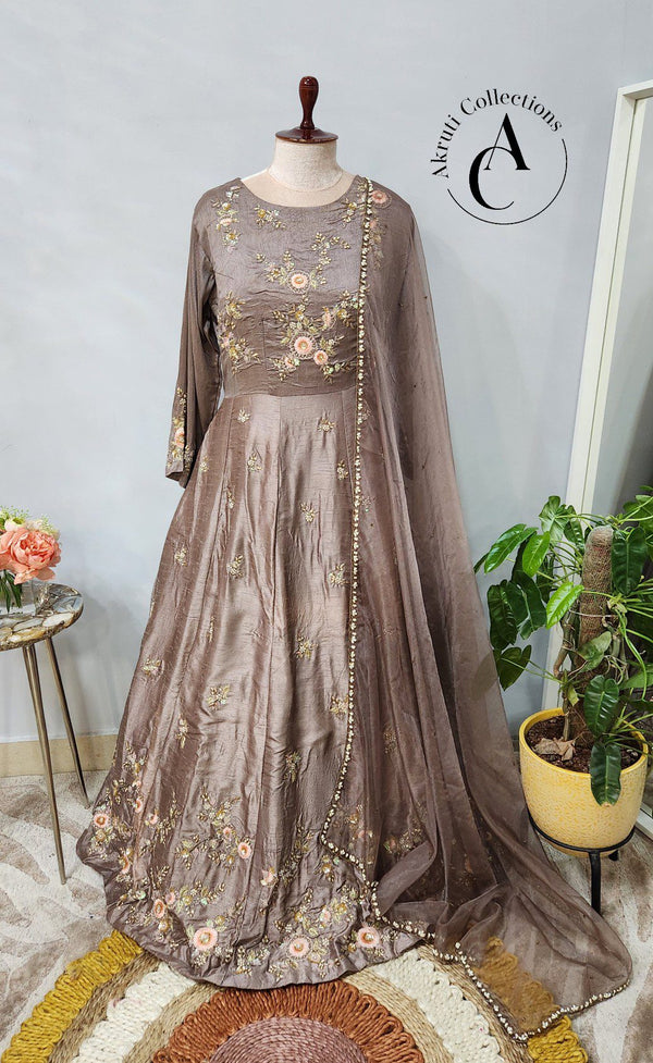 LG2018 - Brown Dress