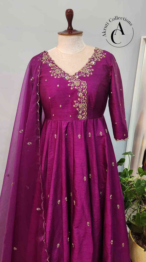 L164 - Purple Dress