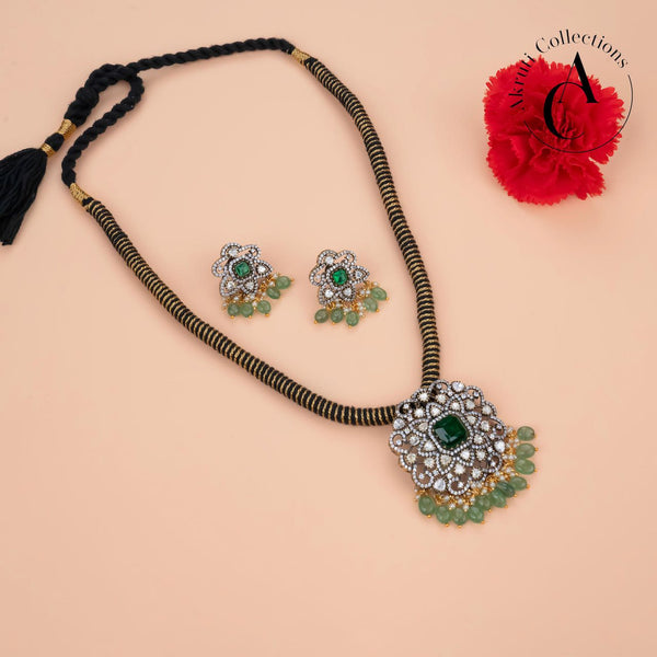 NS716 - Victorian Beads