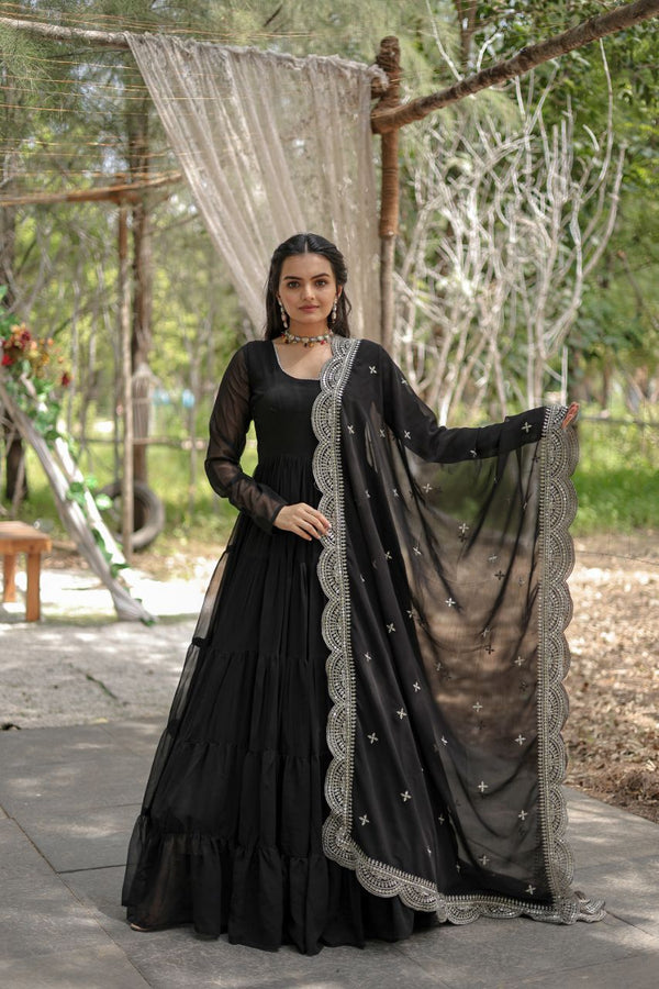 L189 - Black Layered Dress