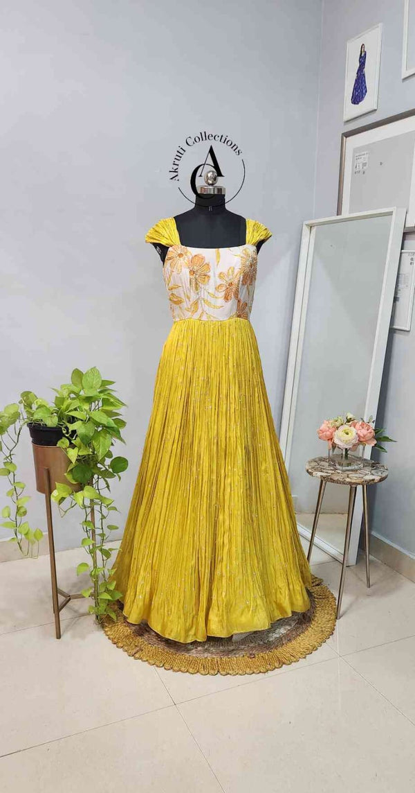 L226 - Yellow Dress
