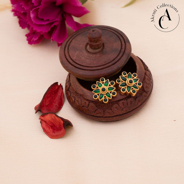 SL141 - Stud Earrings