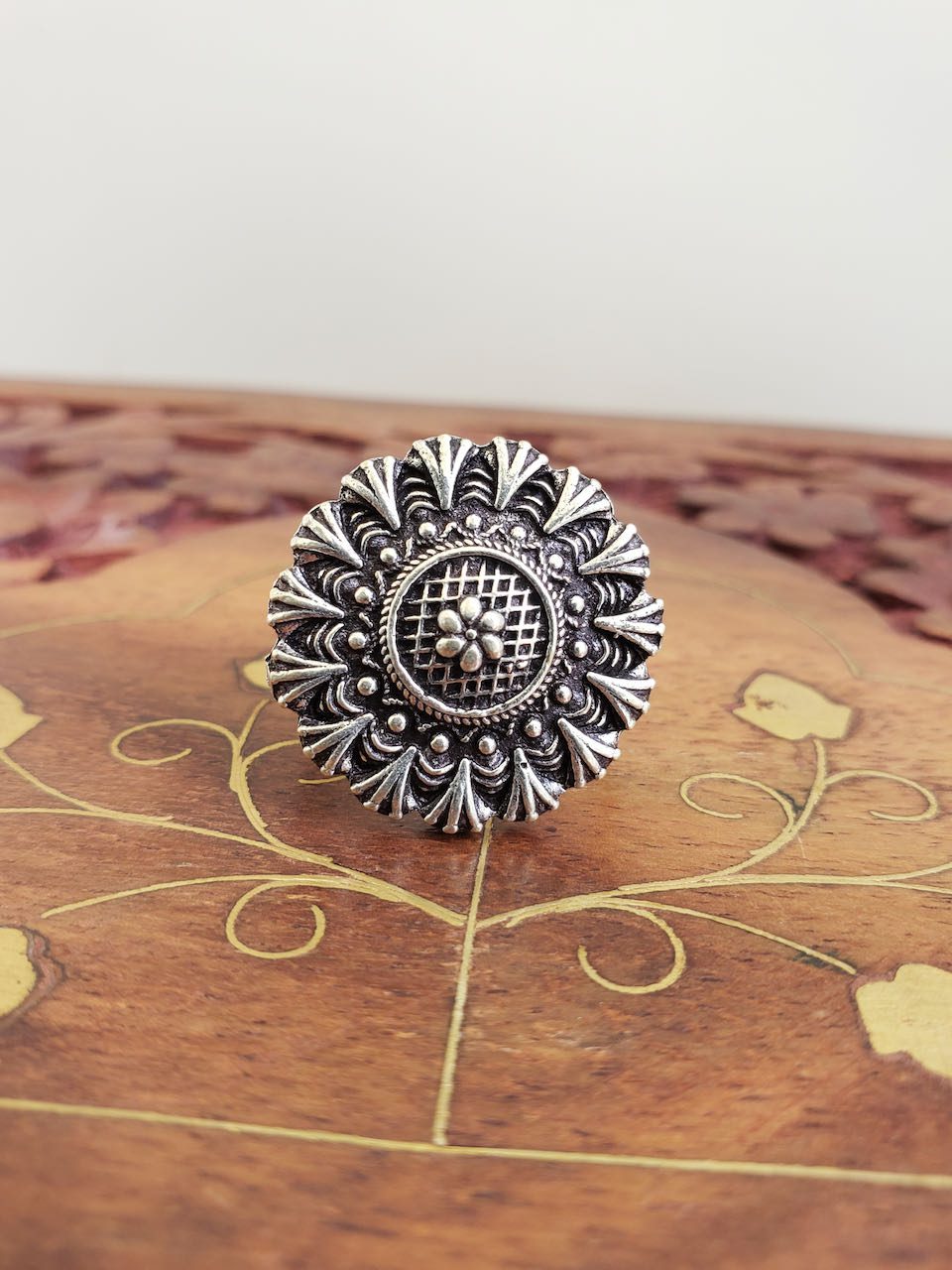 Trendy Oxidize Ring With Mirror